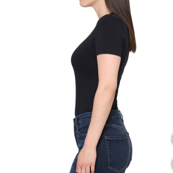 Set Of 2 Tahari Tees Smoothing T-shirts Black White Women's Size Small Crewneck - Picture 13 of 16